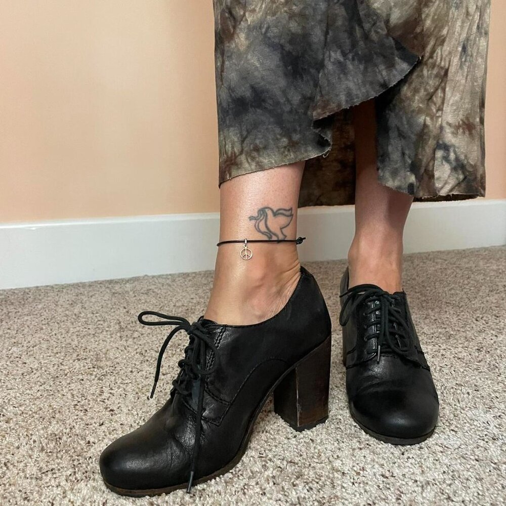 TAYLOR SWIFT Frye Carson Lace-Up Brown Cognac Leather Heeled Oxford Ankle Bootie - Picture 7 of 16